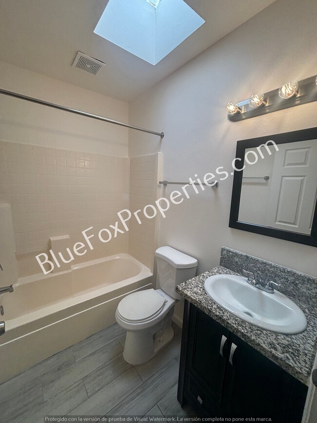 Building Photo - 245 E Norma Ln