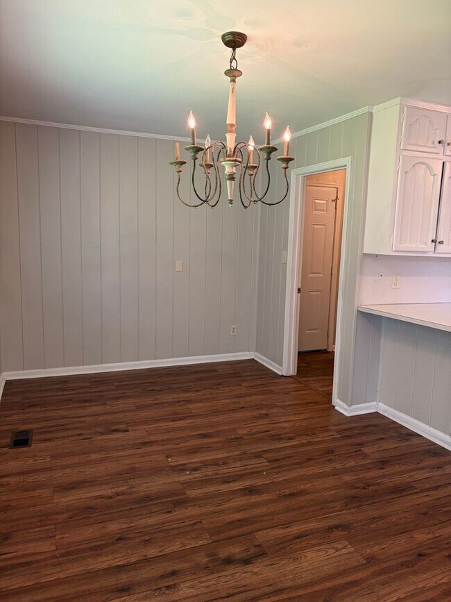 Building Photo - Move-In Ready 4BR/3BA Home with Spacious Layout & Large Yard
