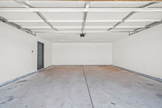 Building Photo - 8536 E County Rd 5500