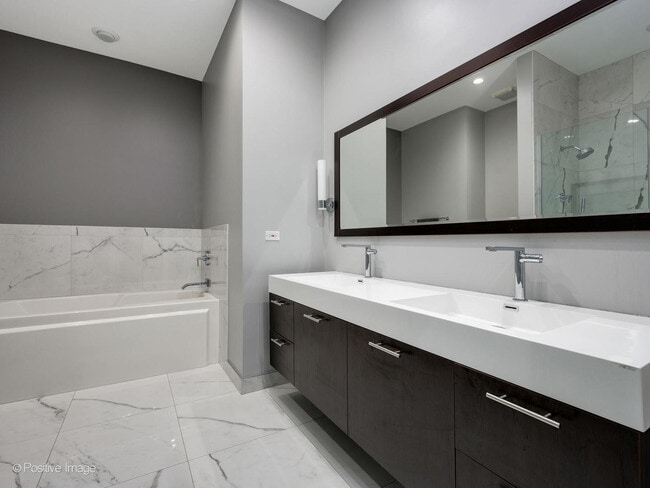 Building Photo - 360 W Illinois St