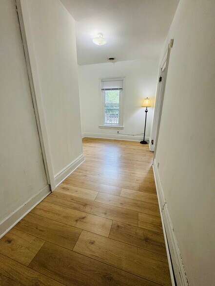 Building Photo - 78 Callodine Ave