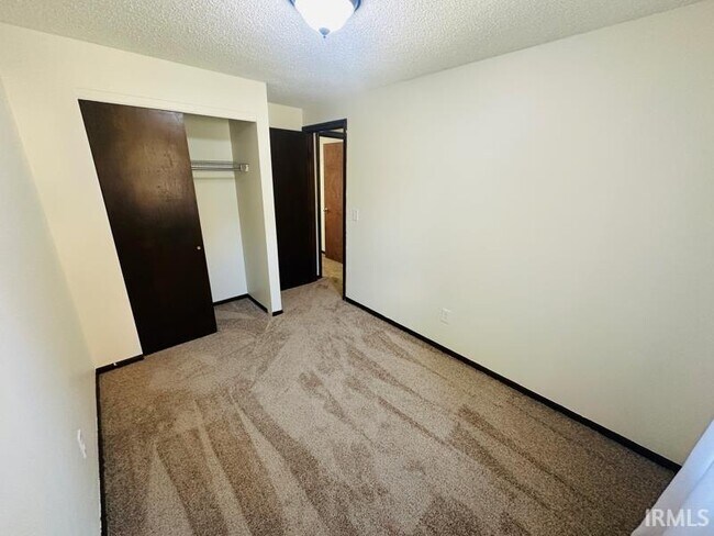 Building Photo - 2719 Kingsland Ct