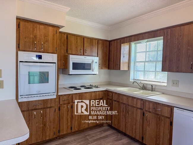 Building Photo - 6704 Hickorywood Ln