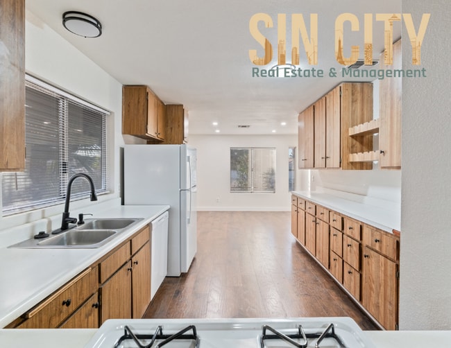 Building Photo - 2366 Aqua Vista Ave