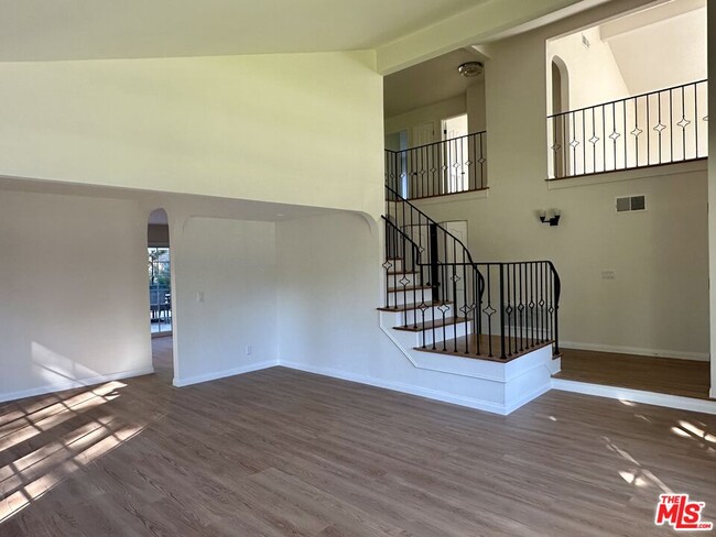 Building Photo - 26065 Redbluff Dr