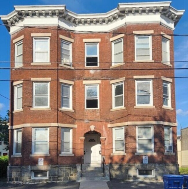 Primary Photo - 18 S Whitney St