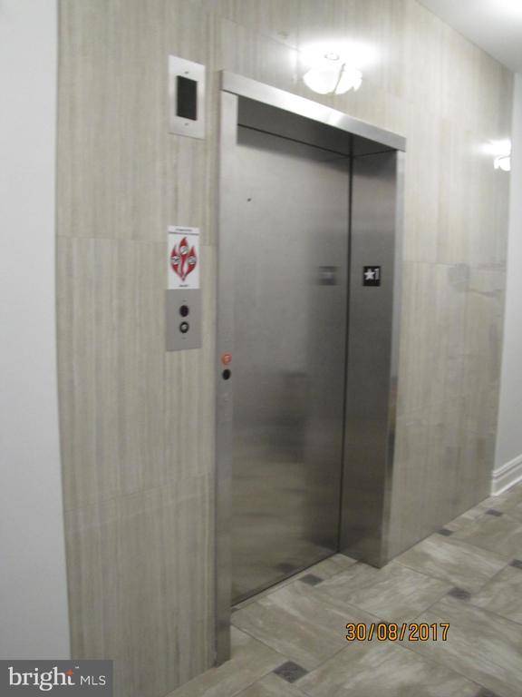 Building Photo - 255 Nassau St