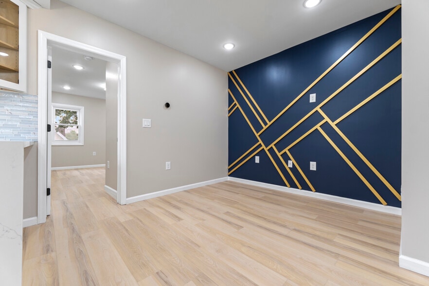 Living room - 40 Lewis Ave