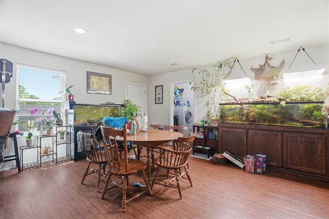 Building Photo - 1812 Village Park Trail