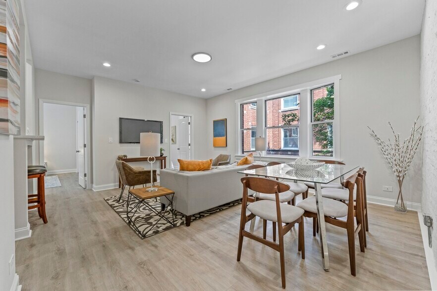 Building Photo - 4442 N Beacon St