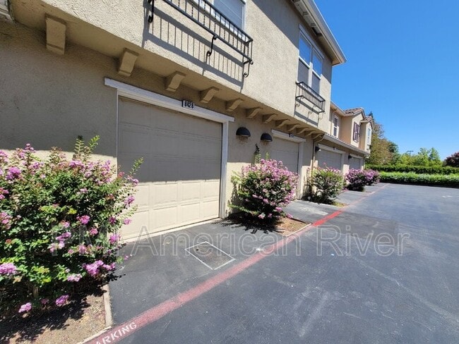 Building Photo - 8428 Crystal Walk Cir