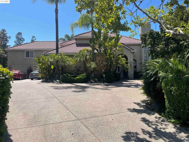 Building Photo - 1765 Duchess Terrace