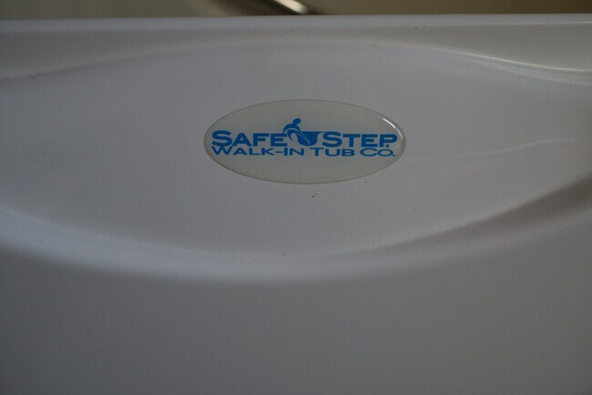 Building Photo - 7009 S I-35 Frontage Rd