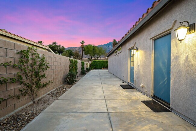 Building Photo - 1197 Oro Ridge