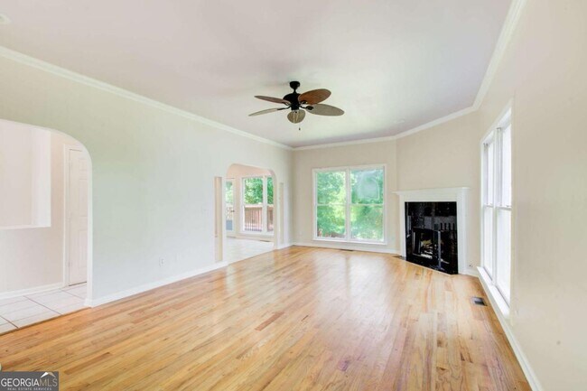 Building Photo - 2462 Empire Forest Dr