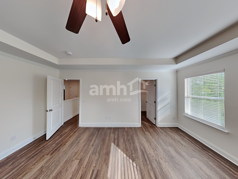 Building Photo - 1105 Amberly Wy