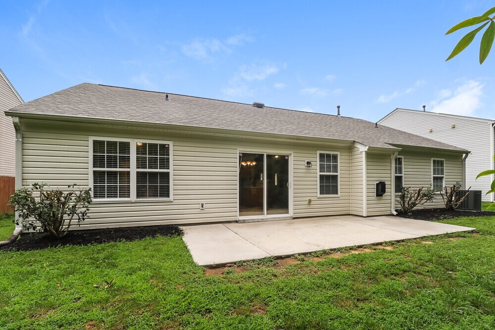 Building Photo - 2111 Hunters Trail Dr