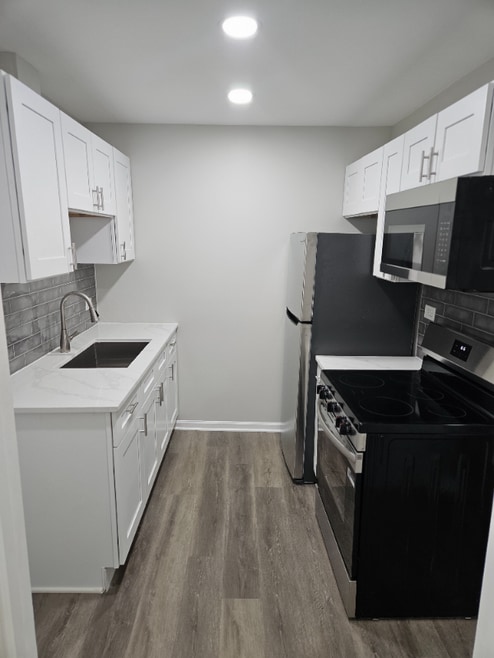 Building Photo - 135 E 103rd St