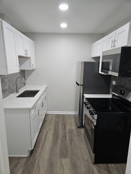 Building Photo - 135 E 103rd St