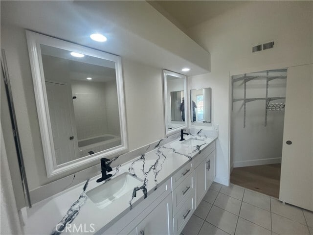 Building Photo - 7911 E Horizon View Dr