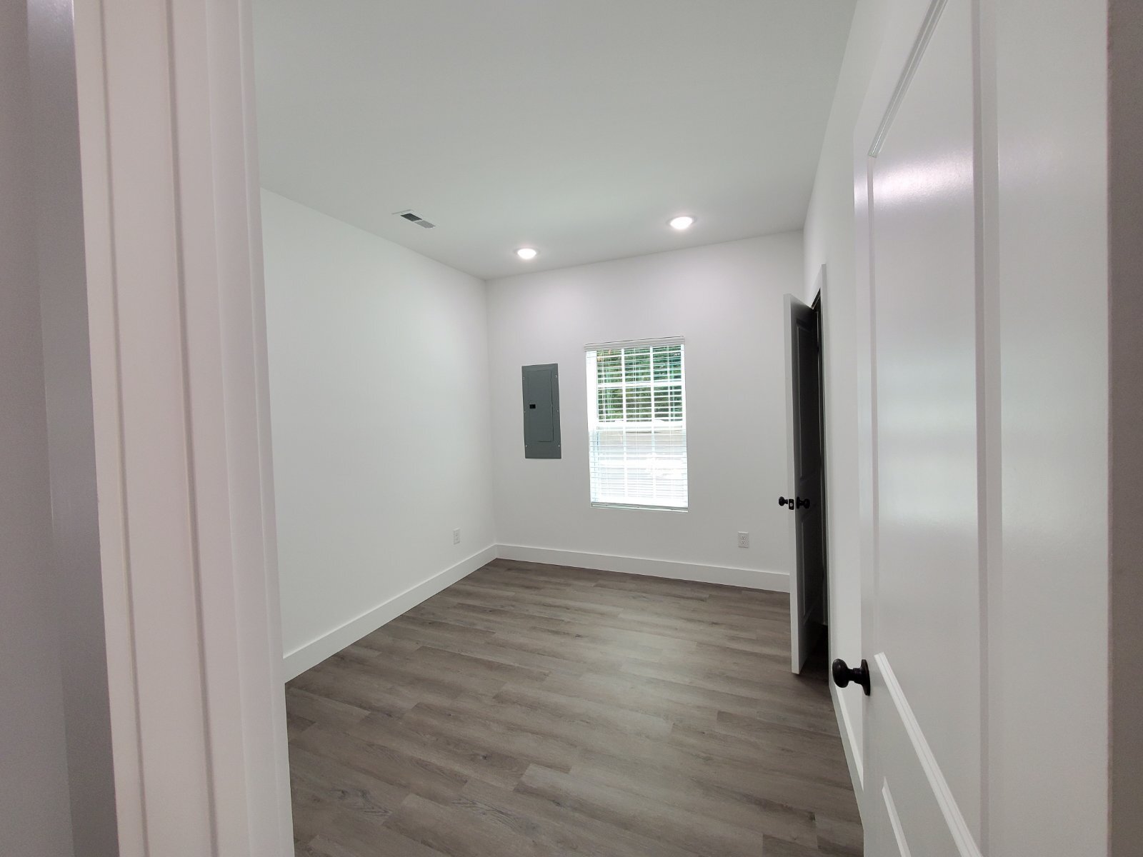 Building Photo - 818 Berry Rd