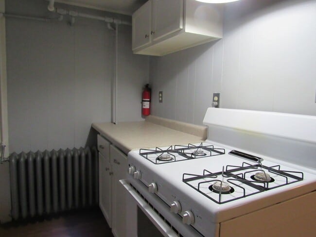 Building Photo - 555 CY Ave