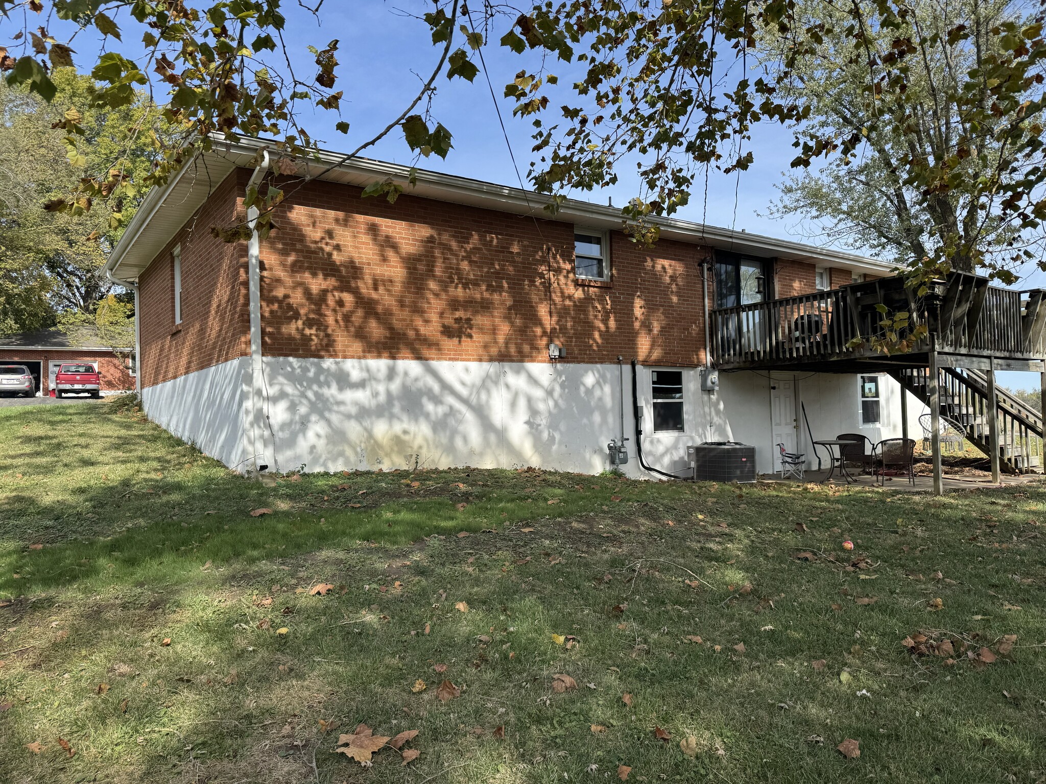 Building Photo - 405 5th St