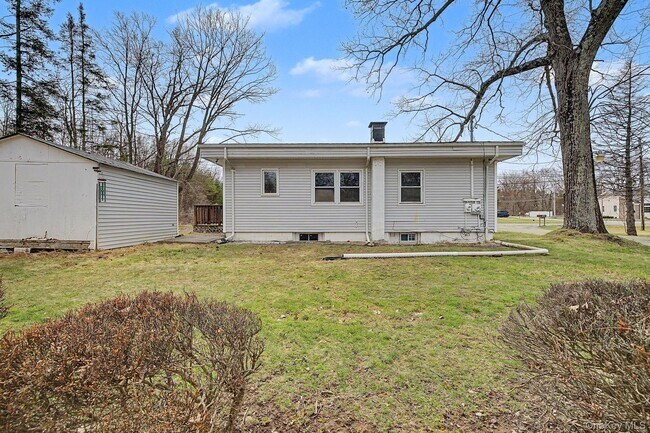 Building Photo - 2585 State Rte 55