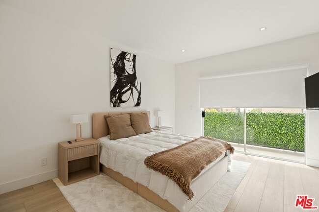 Building Photo - 10630 Wilkins Ave