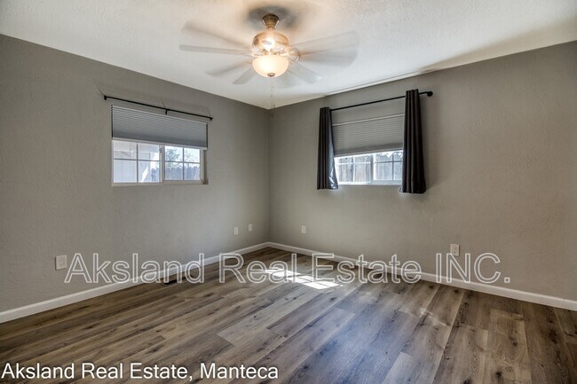 Building Photo - 3007 W Lathrop Rd