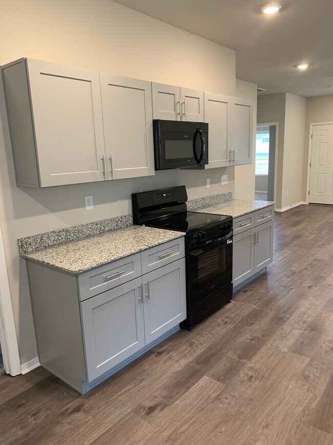 Building Photo - 2566 S Ouachita Dr