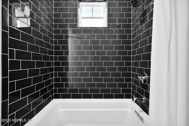 Building Photo - 2320 Beach Blvd