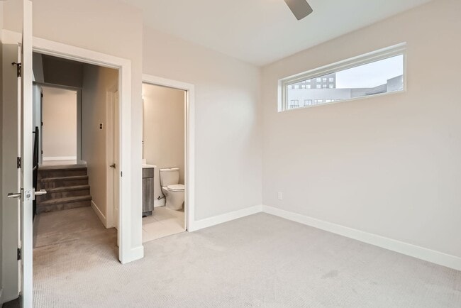 Building Photo - GORGEOUS TOWNHOUSE IN RiNo