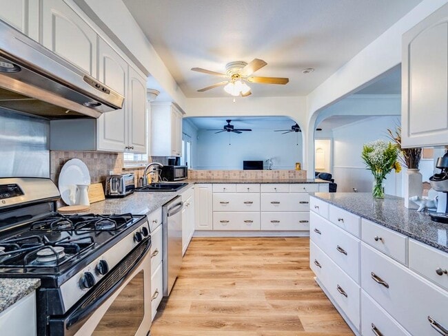 Building Photo - 105 Maynard St