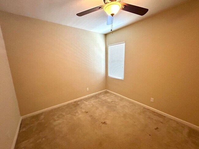 Building Photo - Modern Home with Fenced Backyard, Community Pool & Playground!