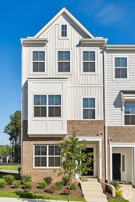 Building Photo - 312 Chesapeake Cmns St