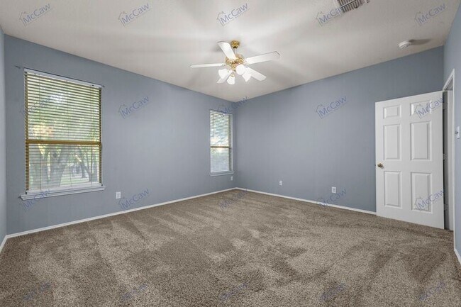 Building Photo - 1004 Riverside Ct