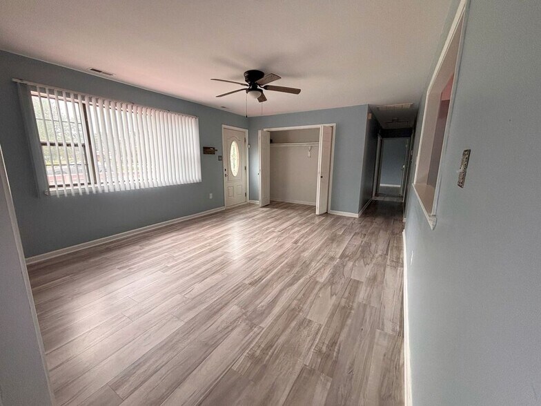 Building Photo - 96 Tecumseh Trail