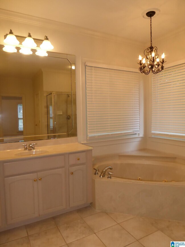 Building Photo - 1040 Cole Cir