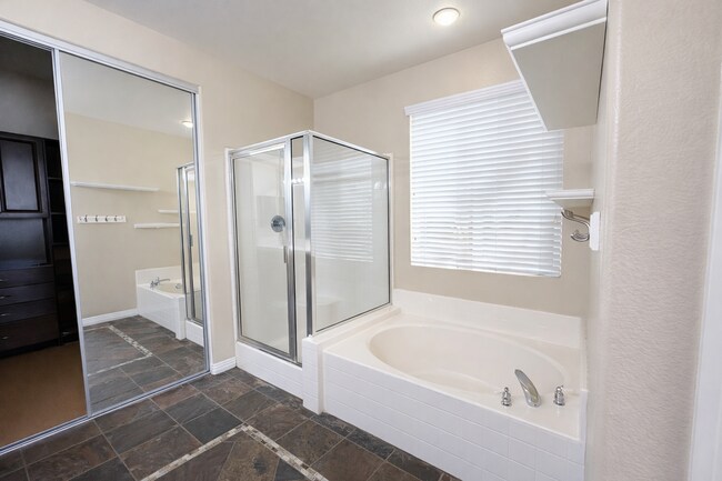 Building Photo - Newly Updated Poets Square Fallbrook 4 Bedroom House for Rent