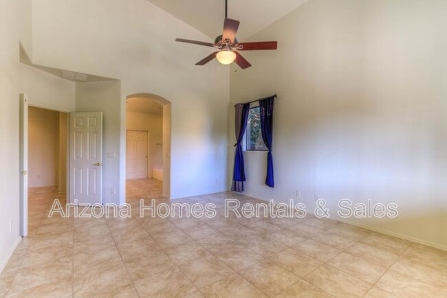 Building Photo - 6413 S Woodland Hills Dr