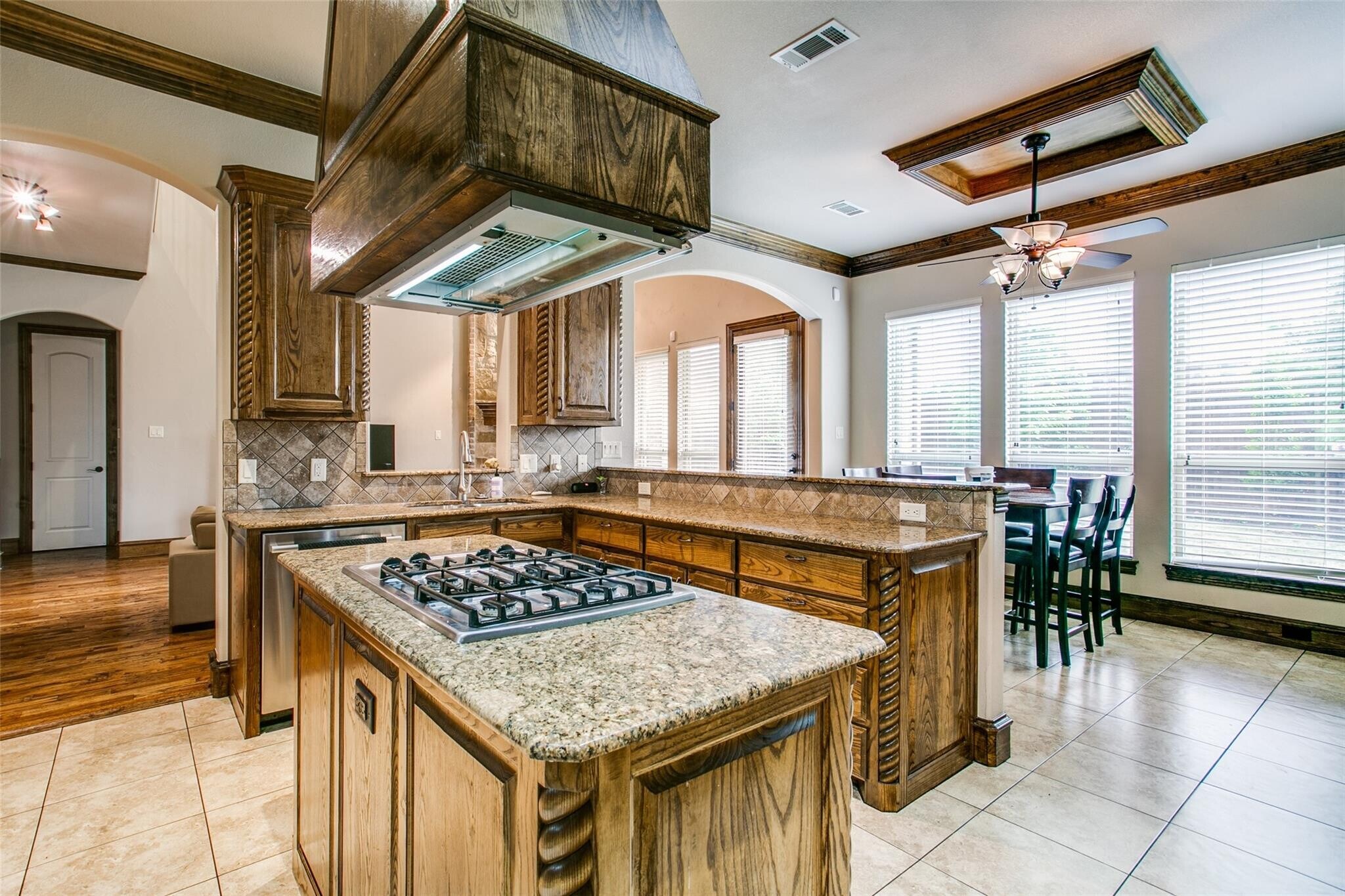 Building Photo - 1805 Castle Ct