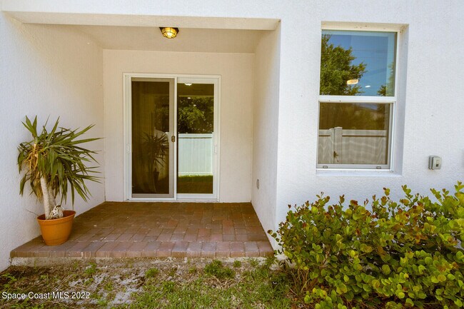 Building Photo - 1470 Isabella Dr