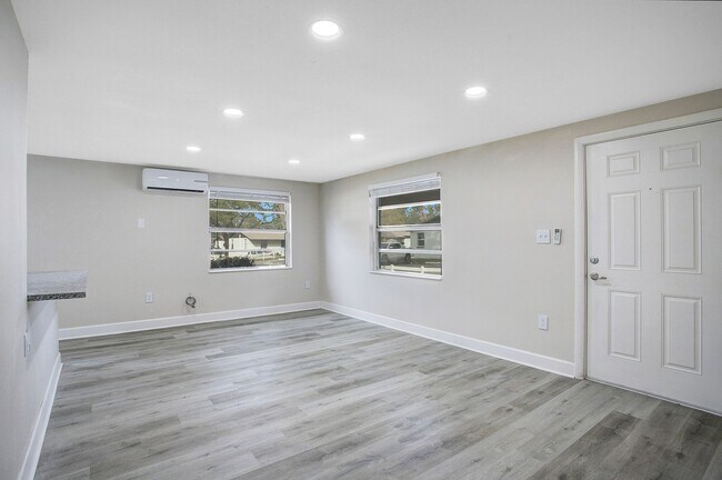 Building Photo - The Morton Apartments