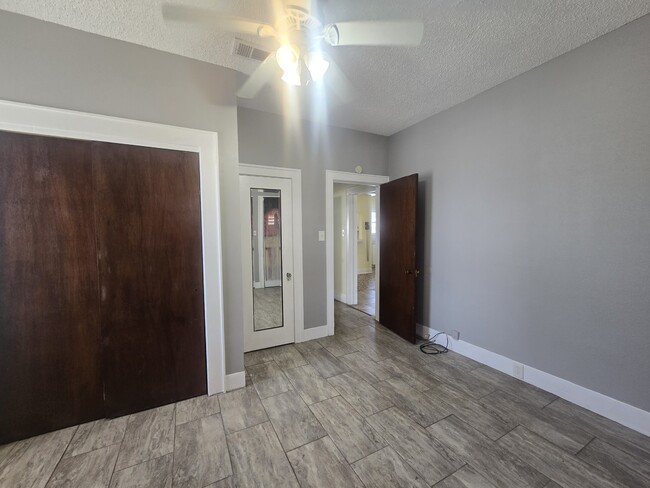 Building Photo - 3828 Avenue S 1/2