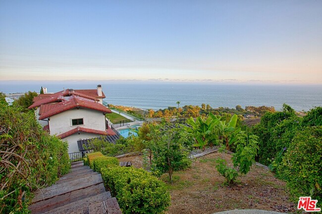 Building Photo - 24753 Vantage Point Terrace