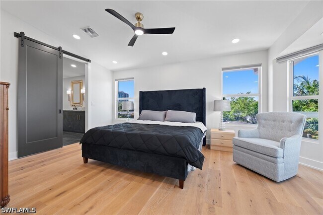 Building Photo - 1836 Harbor Ln