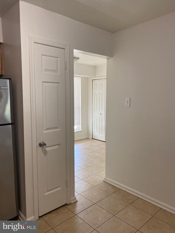 Building Photo - 1811 Hennessy Dr