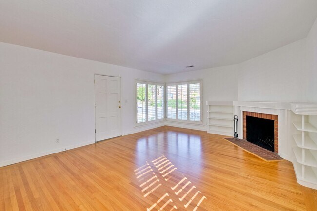 Building Photo - Wow! What a Great Home! Available Soon!
