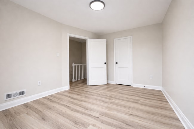 Building Photo - Updated 3BR Home with Finished Basement, & Fenced Yard